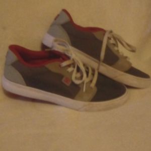 Boys DC sneakers